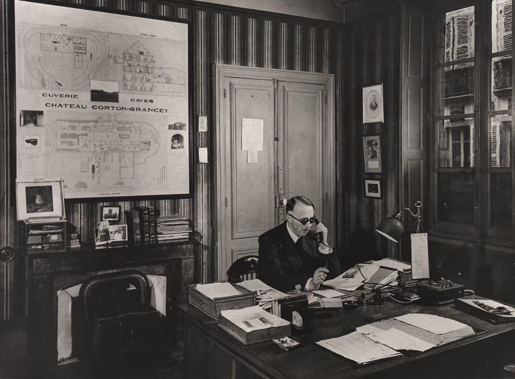Mr Latour dans son bureau rue des Tonneliers au début du 20ème siècle